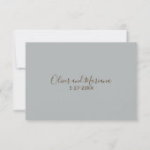 Elegante Winter Grey Pine Wedding RSVP Card Dankeskarte (Rückseite)