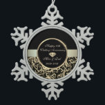 Elegante Wirbel Gold 10. Hochzeitstag Schneeflocken Zinn-Ornament<br><div class="desc">Elegante goldene Wirbel 10. Hochzeitstag Schmuck.</div>