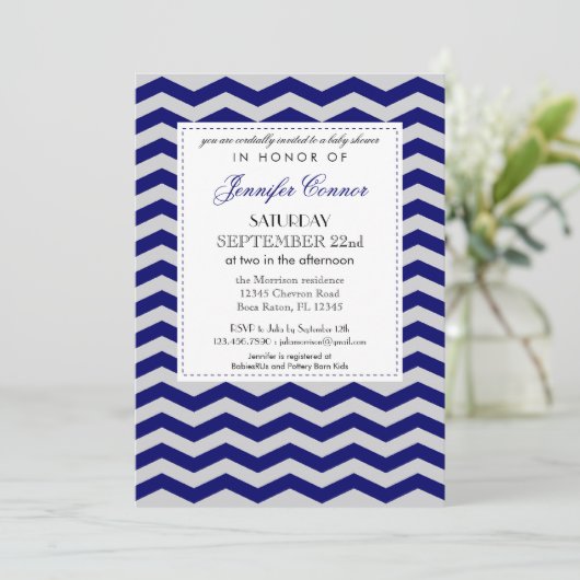 Elegante Zickzack Babydusche Navy Blauer Einladung (Stehend Vorderseite)