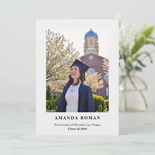 Eleganter Abschluss mit Kalligrafie-Akzent Einladung (Stehend Vorderseite)