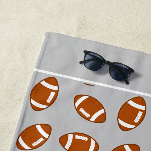 Eleganter American Football on Gray Strandtuch (Beispiel)