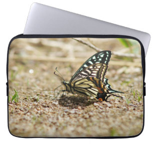 Eleganter asiatischer Frack Butterfly - Detaillier Laptopschutzhülle
