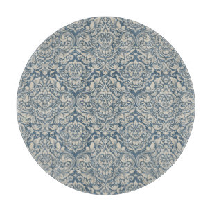 Eleganter barocker blauer Damast-Brokat auf weißem Schneidebrett
