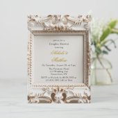 Eleganter Barockstil Weiße goldene Paare Dusche Einladung (Stehend Vorderseite)