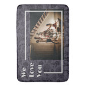 Eleganter, benutzerdefinierter Familientext Grau d Badematte (Vorderseite Vertikal)