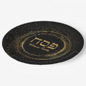 Eleganter Black and Gold Glitzer Hebräischer Pessa Pappteller (Schrägansicht)