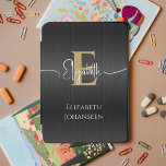 Eleganter Black Brushed Metal Monogram Trendy iPad Mini Hülle<br><div class="desc">Mit unserem eleganten Black Brushed Metal Gold Monogram Trendy iPad Air Cover steigern Sie Ihr iPad Air! Dieses Cover ist aus schwarz gebürstetem Metall gefertigt und strahlt moderne Eleganz aus. Personalisieren Sie es mit Ihrem Monogramm in fett gedrucktem Goldtext und Ihrem Skriptnamen in eleganter weißer Typografie, indem Sie Ihrem Gerät...</div>