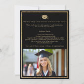 Eleganter Black Gold Foto Script Abschluss Einladung (Rückseite)