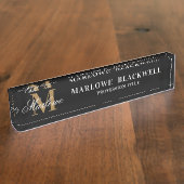 Eleganter Black Gold Monogram Script Desk Namensplakette (Seite)