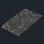 Eleganter Black Gold Veins Ipad Cover Case<br><div class="desc">Erleben Sie Ihr Ipad-Spiel mit unserem Black and Gold Marble Ipad Gehäuse - eine atemberaubende Mischung aus eleganter Eleganz und moderner Glasur. Mit einem kühnen schwarzen Hintergrund und einer auffallenden goldenen Marmorverkleidung bringt dieses Gehäuse Luxus und Luxus in Ihren Alltag. Perfekt für Fashion-Forward Individuen, die Minimalismus mit einer kühlen Drehung...</div>