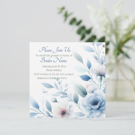 Eleganter blauer Blumen-Brautstrauß Einladung (Stehend Vorderseite)