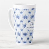 Eleganter blauer Bogen Brautparty Milchtasse (Linke Ecke)