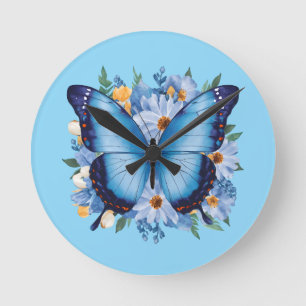Eleganter blauer Schmetterling auf Blumen Runde Wanduhr