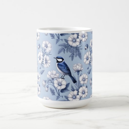 Eleganter blauer Vogel und weißes Blumenmuster Kaffeetasse (Mittel)