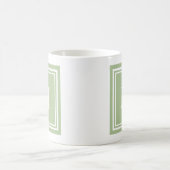 Eleganter Blockrahmen mit Monogramm in Salbeigrün Kaffeetasse (Mittel)