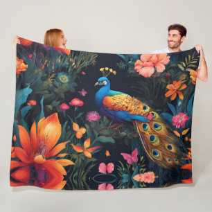 Eleganter Blue and Gold Pfau im Rosa Garten Fleecedecke
