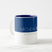 Eleganter Blue Custom Monogram Name and Job Zweifarbige Tasse (Vorderseite Links)