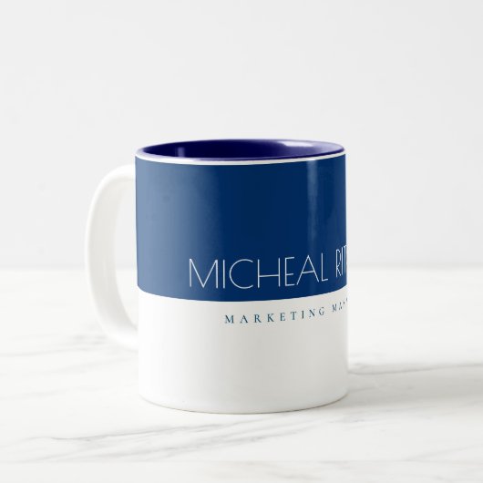 Eleganter Blue Custom Monogram Name and Job Zweifarbige Tasse (Vorderseite Links)