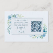 Eleganter Blue Floral Wedding RSVP QR Code Begleitkarte (Vorderseite)