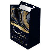 Eleganter Blue Foil und Gold Glitzer Agate Wedding Mittlere Geschenktüte (Rückseite Schrägansicht)