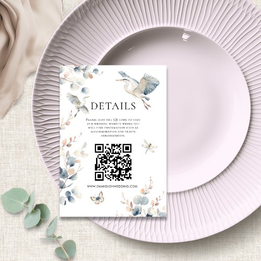 Eleganter Blue Heron QR Code Wedding Details Begleitkarte