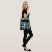 Eleganter Blue Leopard Animal Print Personalisiert Tasche (Am Model)