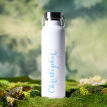 Eleganter Blue Script Individuelle Name Mit Monogr<br><div class="desc">Erstellen Sie Ihr eigenes individuelles, personalisiertes, cooles, schicke, stilvolles, elegantes blaues Typografie-Skript, klassisches Weiß, strahlungssicherer Edelstahl, kondensationsresistentes Äußeres, mit Monogramm mattes schwarzes, haltbares Doppelwandvakuum Isolierflasche aus Kupfer, das Getränke 12 Stunden lang heiß oder 48 Stunden kalt behalte. Geben Sie einfach Ihren Namen / Kindernamen / Familienname / Firmennamen ein, um...</div>