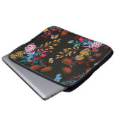 Eleganter blühender Garten mit Blumen und Schmette Laptopschutzhülle (Vorne Knopf)