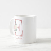 Eleganter Blumenbrief E Pink und Ivory Bouquet Kaffeetasse (Vorderseite Links)