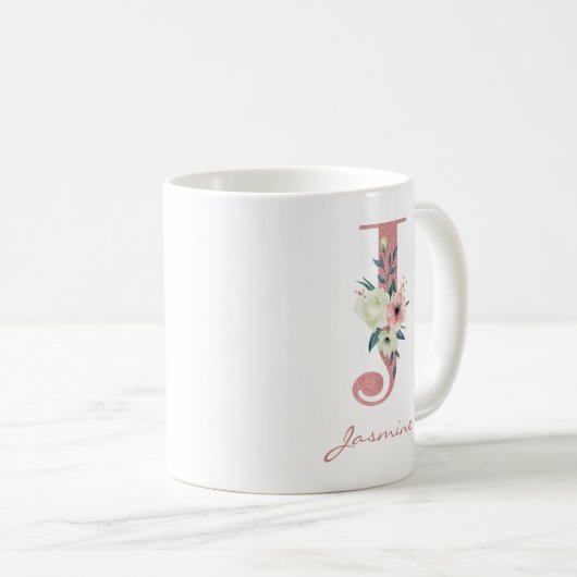 Eleganter Blumenbrief J Pink und Ivory Bouquet Kaffeetasse (VorderseiteRechts)