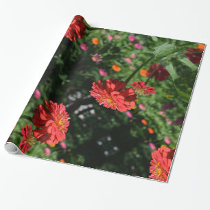 Eleganter Blumengarten in Rot-Orange Geschenkpapier