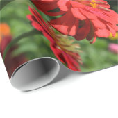 Eleganter Blumengarten in Rot-Orange Geschenkpapier (Rolleneckpunkt)