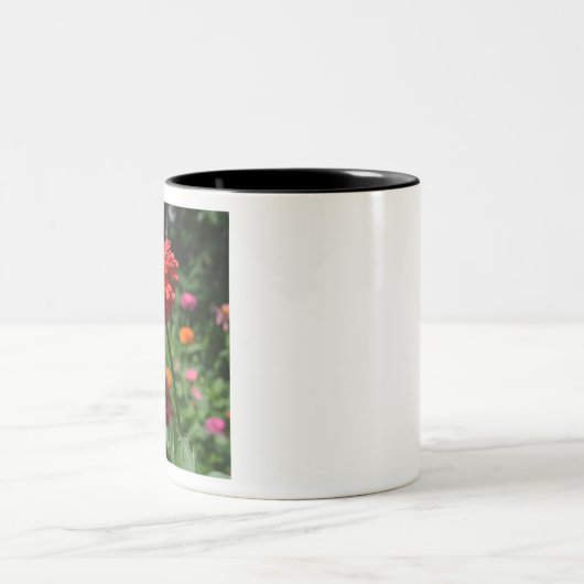 Eleganter Blumengarten in Rot-Orange Zweifarbige Tasse (Mittel)