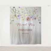 Eleganter Blumenherbst Mr. und Mrs. Wedding Backdr Wandteppich (Vorderseite)
