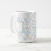 Eleganter Blumenmonogramm-Personalisierter Becher Kaffeetasse (Vorderseite Links)