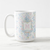 Eleganter Blumenmonogramm-Personalisierter Becher Kaffeetasse (Links)
