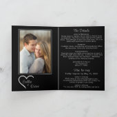 Eleganter Blumenreath auf Schwarz / Details Hochze Einladung (Innenseite)