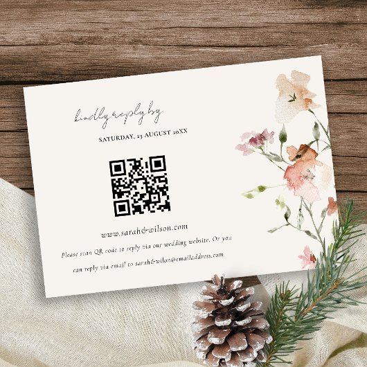 Eleganter Blush Meadow Floral Wedding RSVP QR Code Begleitkarte