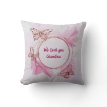 Eleganter Blütenschmetterling aus Monogramm