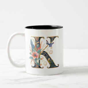Eleganter bohemianischer Blumenbuchstabe K Zweifarbige Tasse