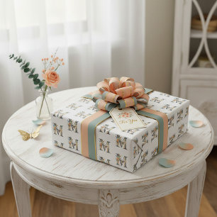 Eleganter bohemianischer floraler Buchstabe M Geschenkpapier
