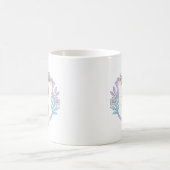 Eleganter botanischer Anfangsbuchstabe und rosa Ro Kaffeetasse (Mittel)