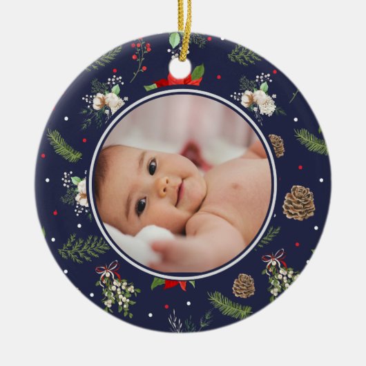 Eleganter botanischer Weihnachtskranz Keramik Ornament (Vorne)