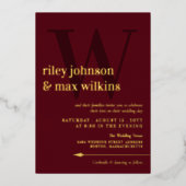 Eleganter Burgundy & Gold Typografy Arrow Folieneinladung (Vorderseite)