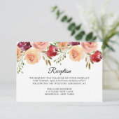 Eleganter Burgundy Peach Floral Abend Empfang Begleitkarte (Stehend Vorderseite)