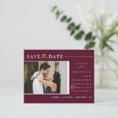 Eleganter Burgundy Save the Date Kalender QR-Code Postkarte (Stehend Vorderseite)