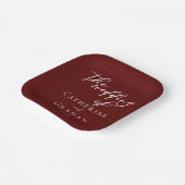 Eleganter Burgundy Typografy Abend Wedding Pappteller (Gewinkelt)