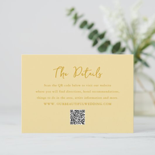 Eleganter Butter Yellow QR Code Moderne Hochzeit Begleitkarte (Stehend Vorderseite)