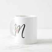 Eleganter Calligrafy Letter "M" Girly Floral Kaffeetasse (Vorderseite Links)