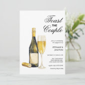 Eleganter Champagner toast das Paar Verlobung Einladung (Stehend Vorderseite)
